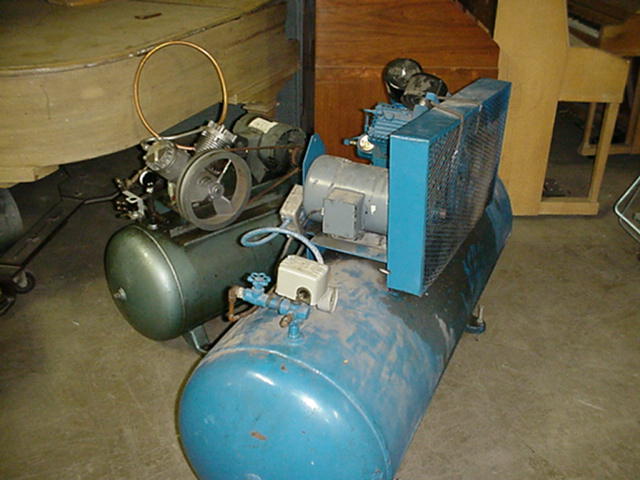 Auction Photo