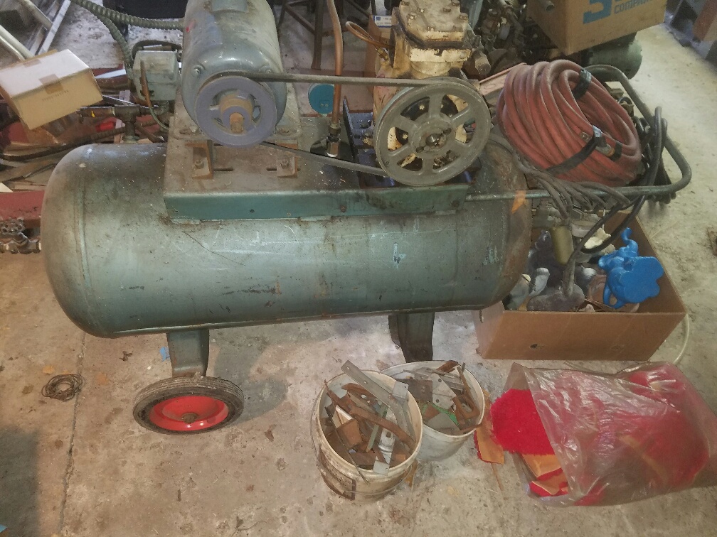 Auction Photo