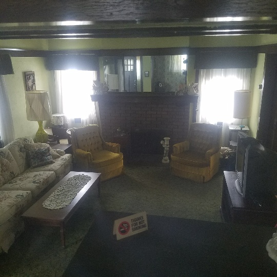 Auction Photo