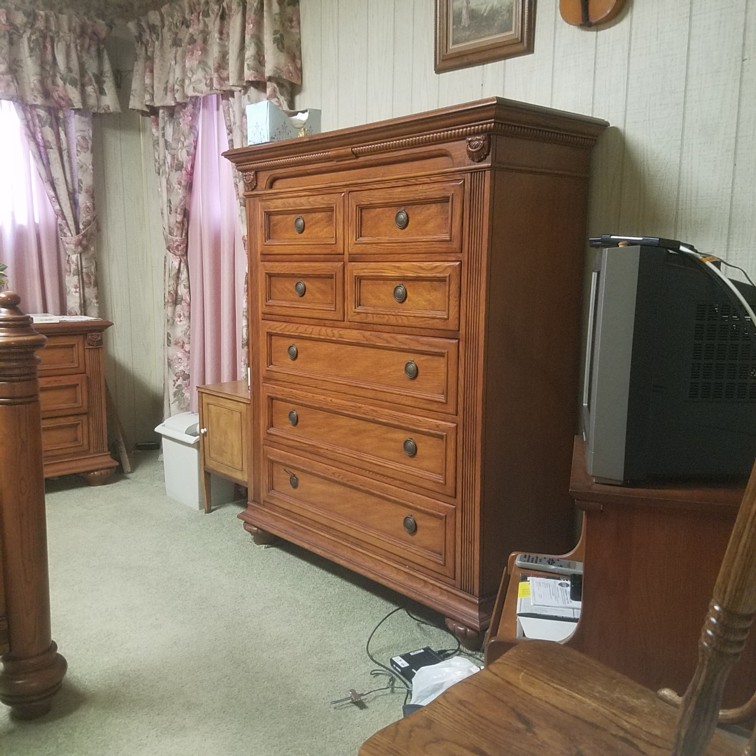 Auction Photo