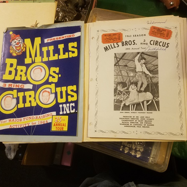 Auction Photo