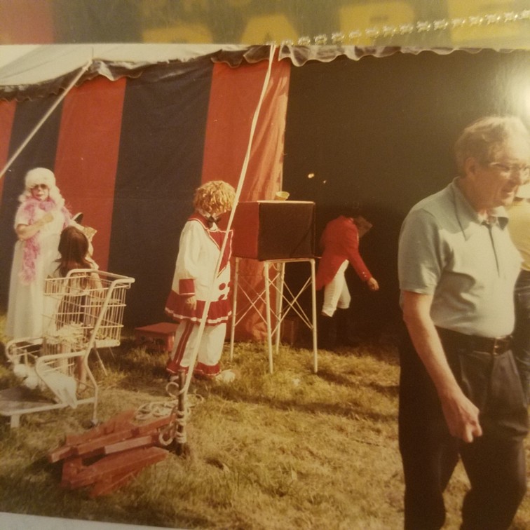 Auction Photo