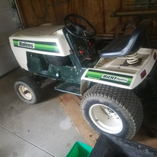 Auction Photo