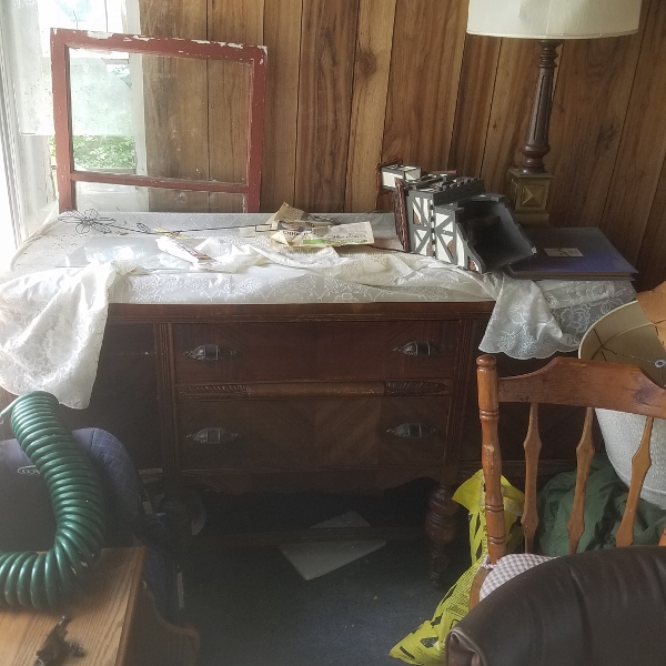 Auction Photo
