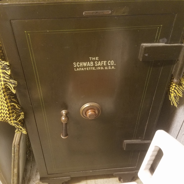 Auction Photo