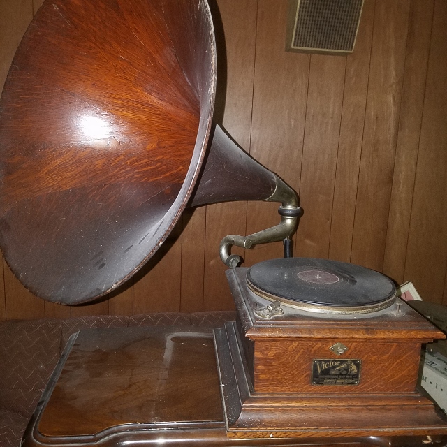 Auction Photo