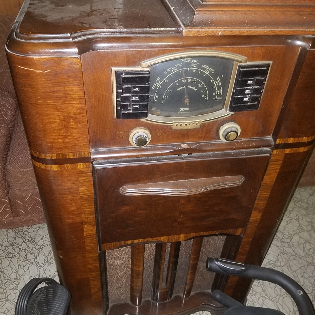 Auction Photo