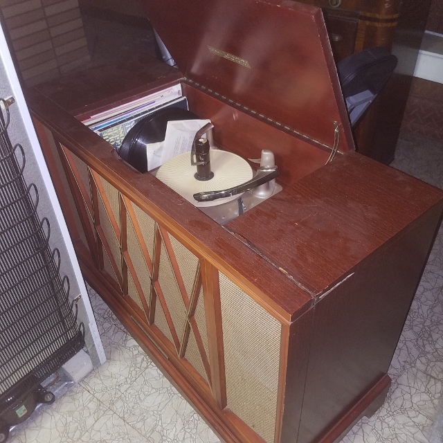 Auction Photo