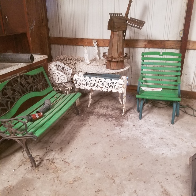 Auction Photo