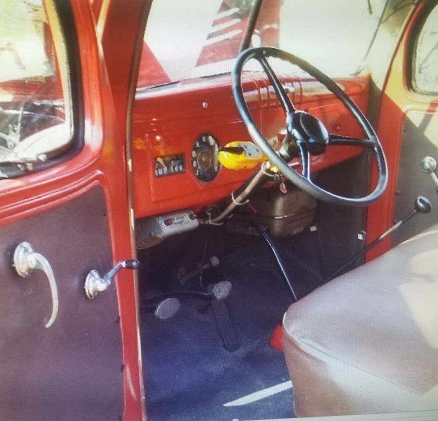 Auction Photo