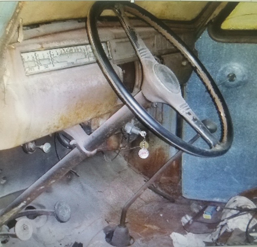 Auction Photo