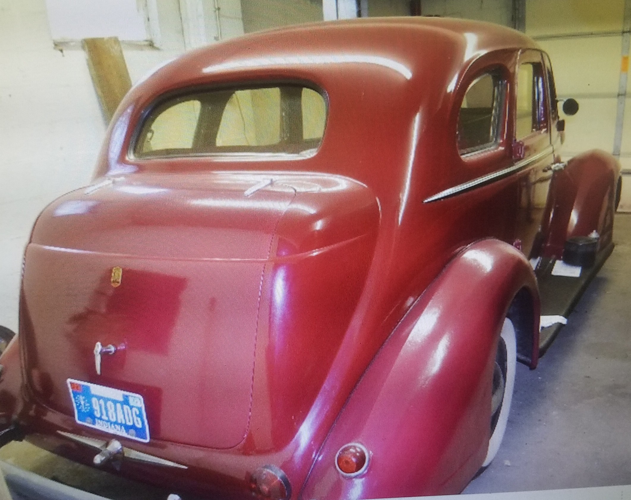 Auction Photo