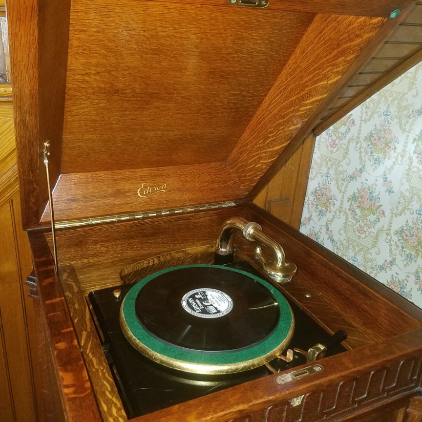 Auction Photo