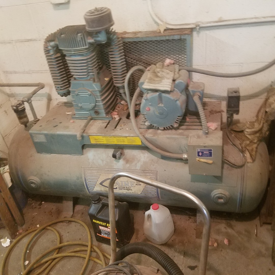 Auction Photo