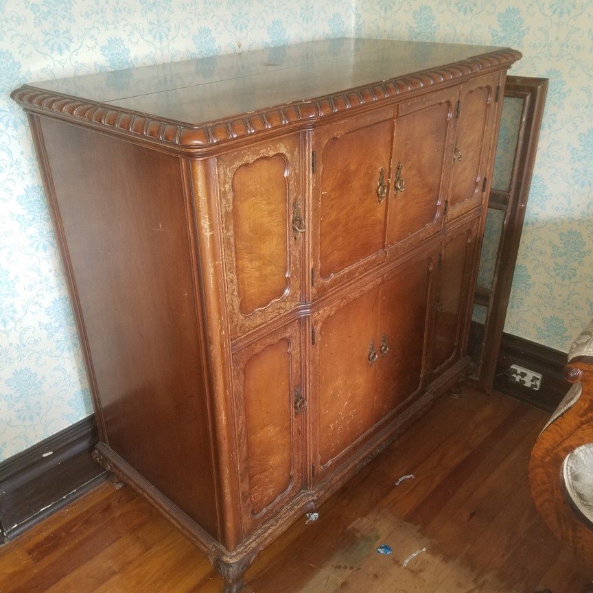 Auction Photo