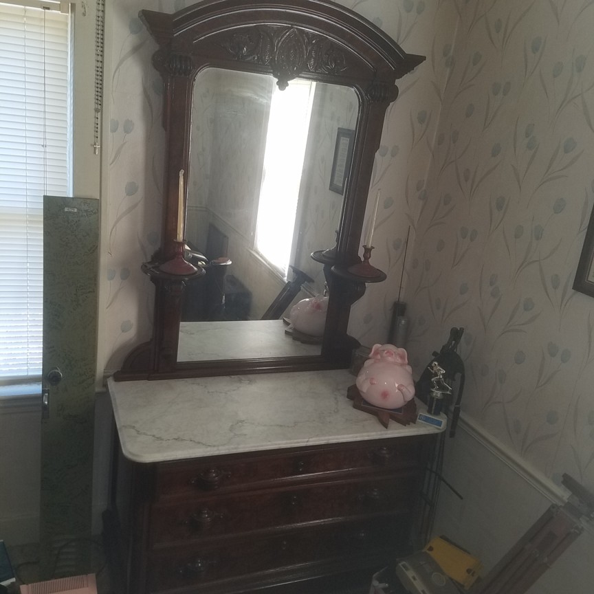 Auction Photo
