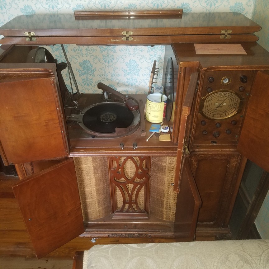 Auction Photo