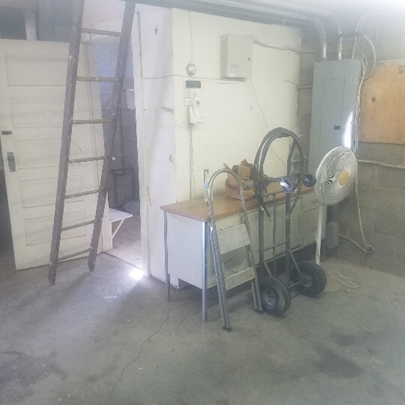 Auction Photo