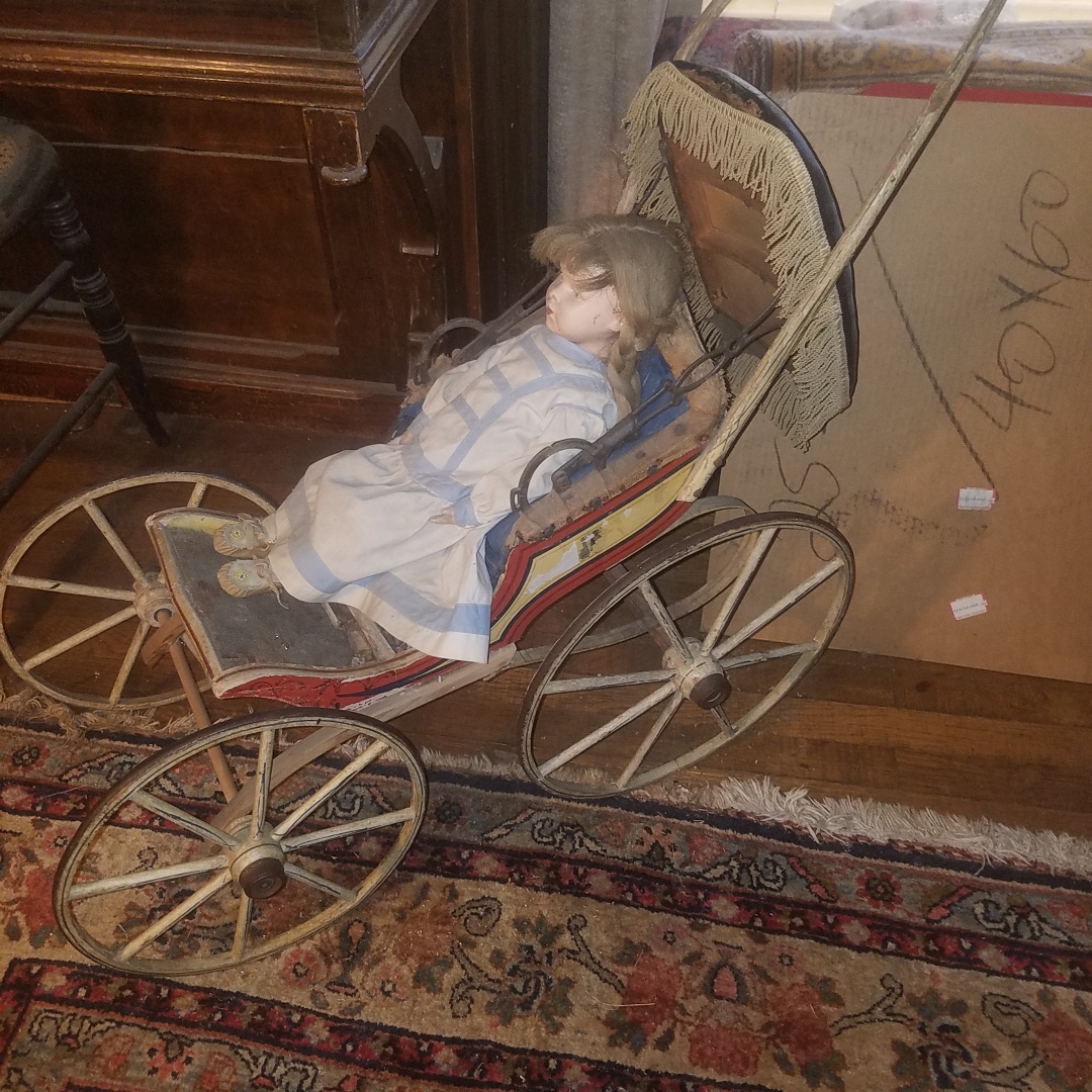 Auction Photo