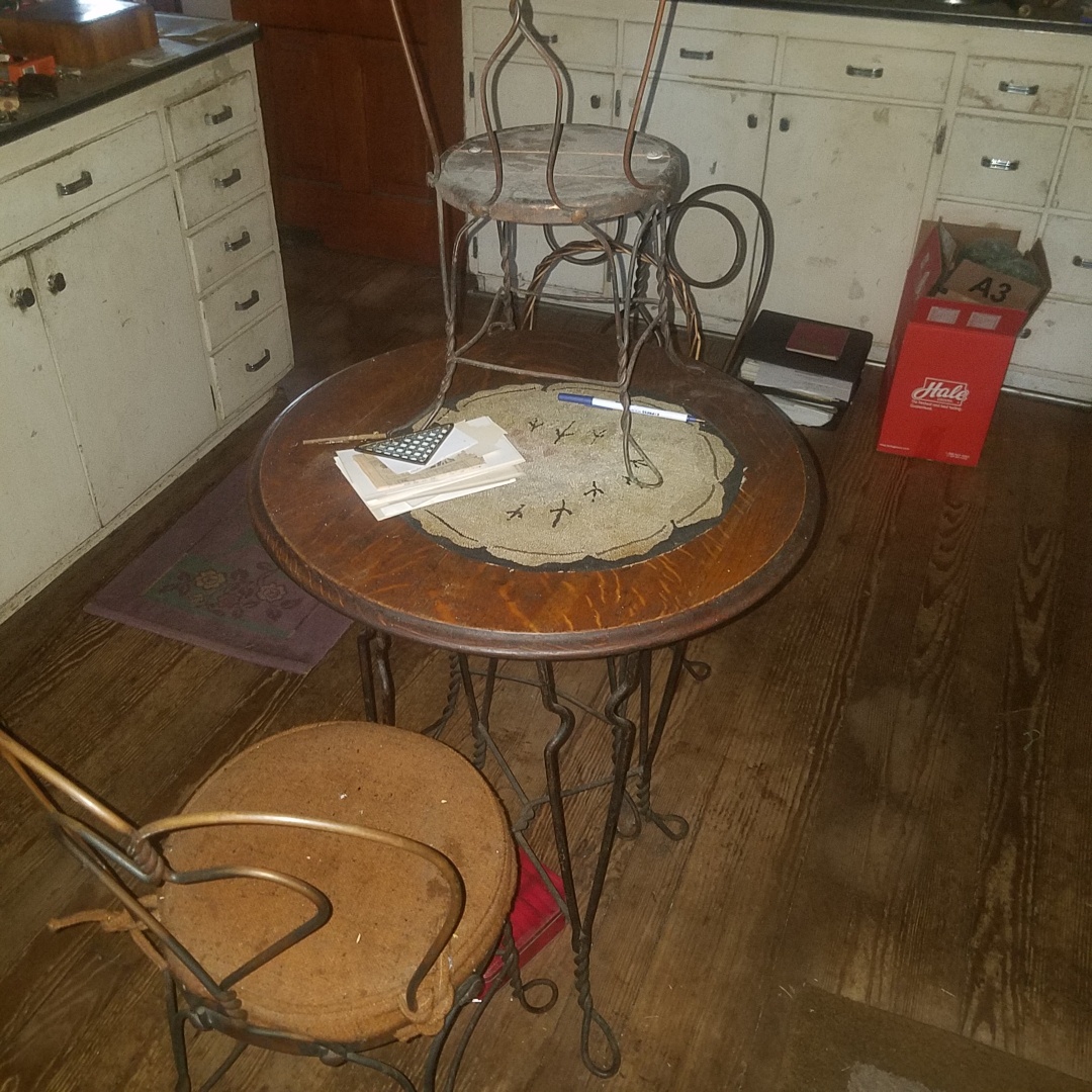 Auction Photo
