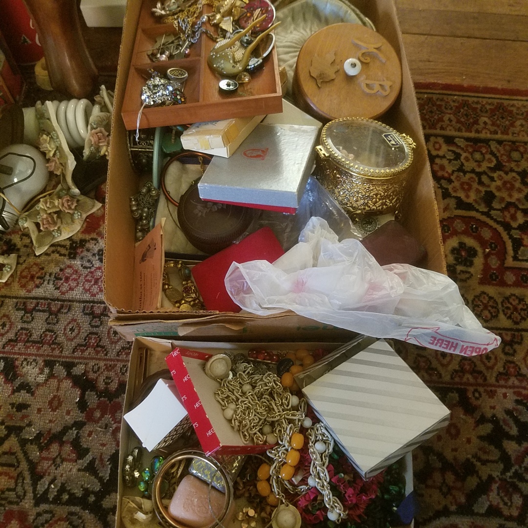 Auction Photo