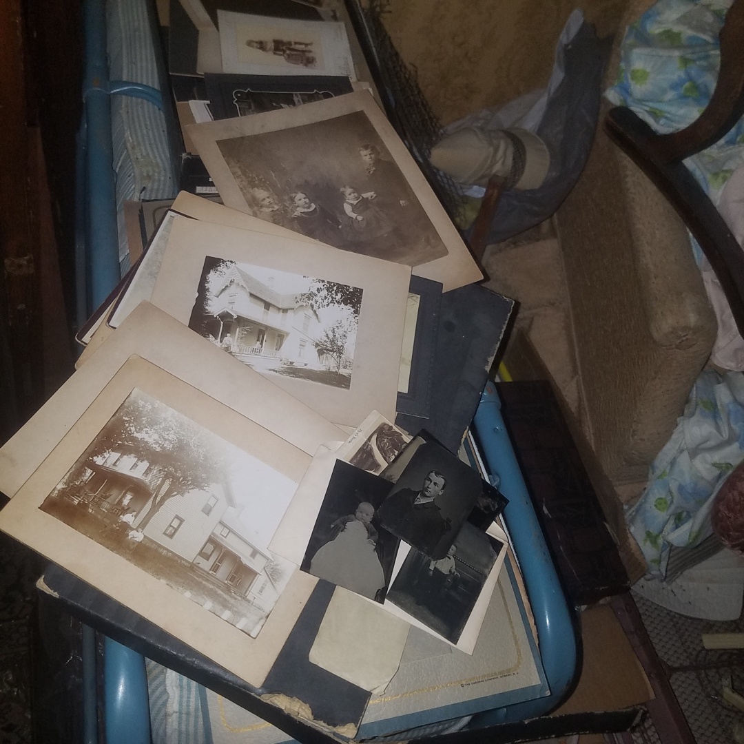 Auction Photo