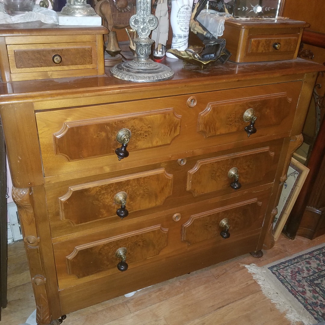 Auction Photo