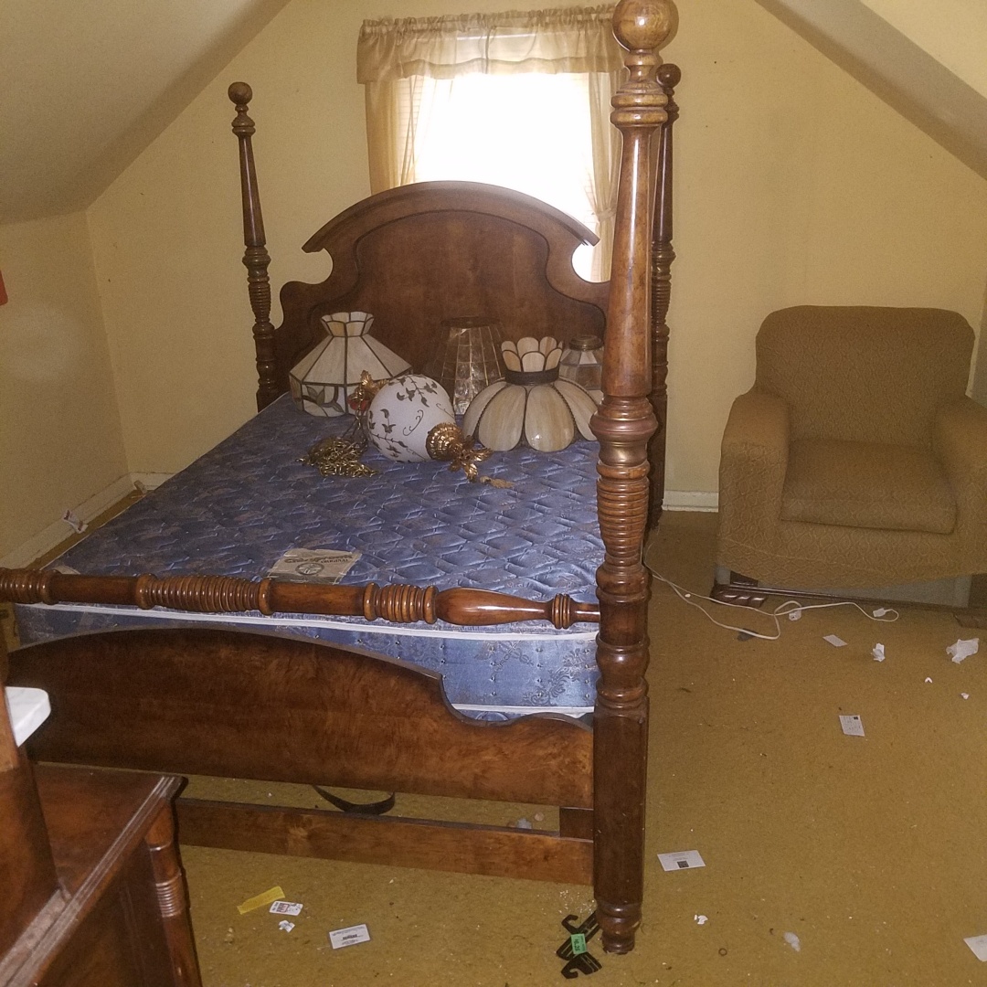 Auction Photo