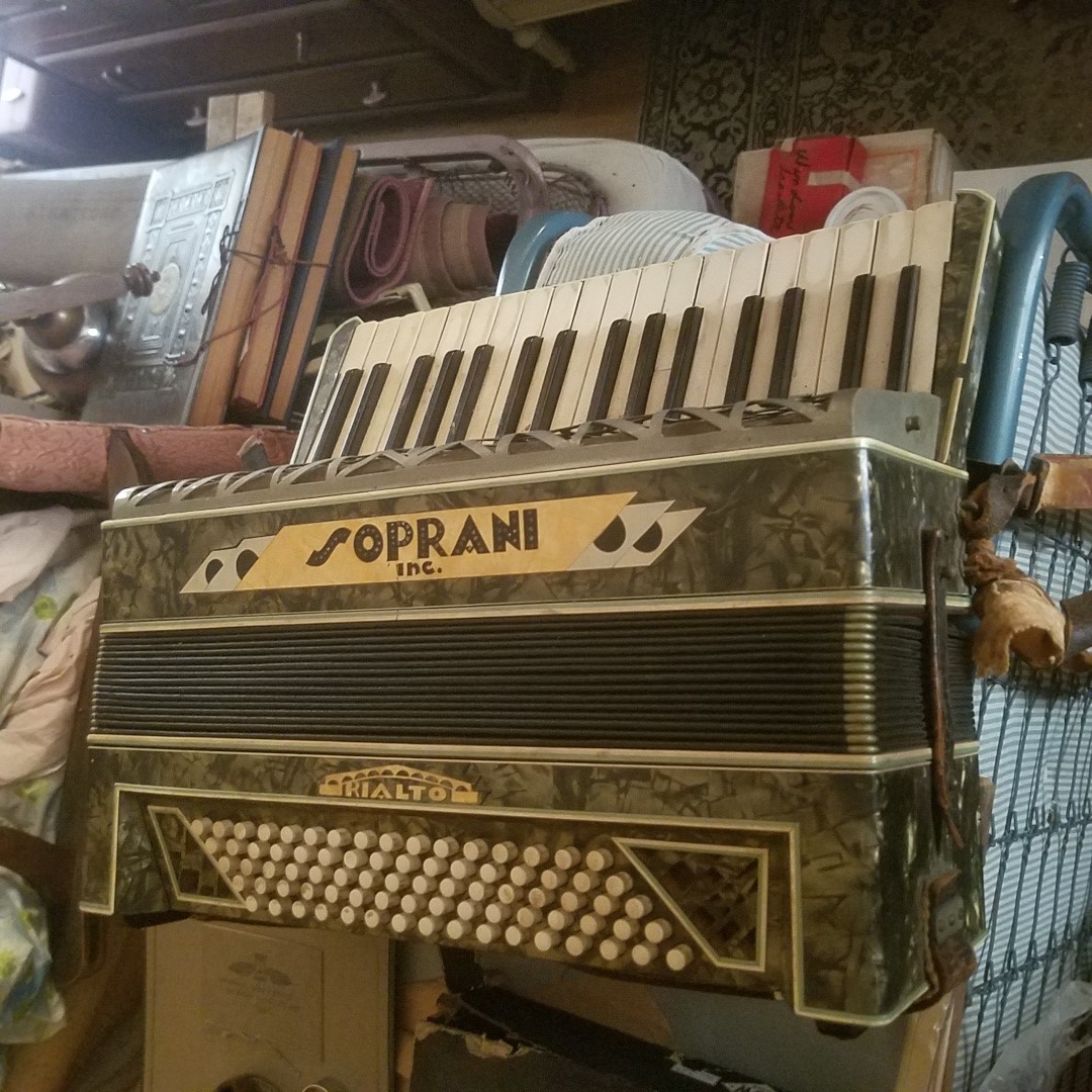 Auction Photo