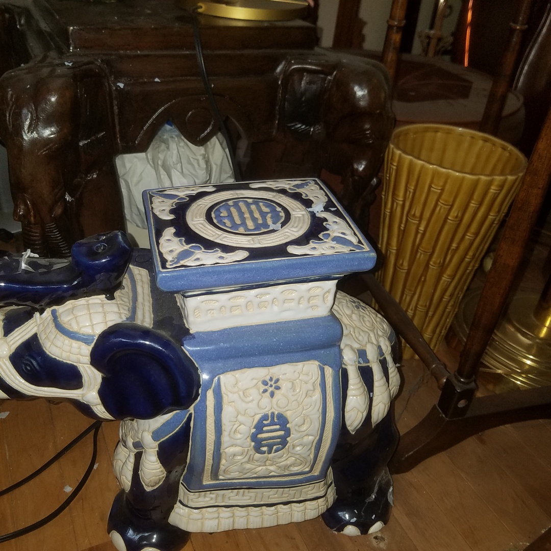 Auction Photo