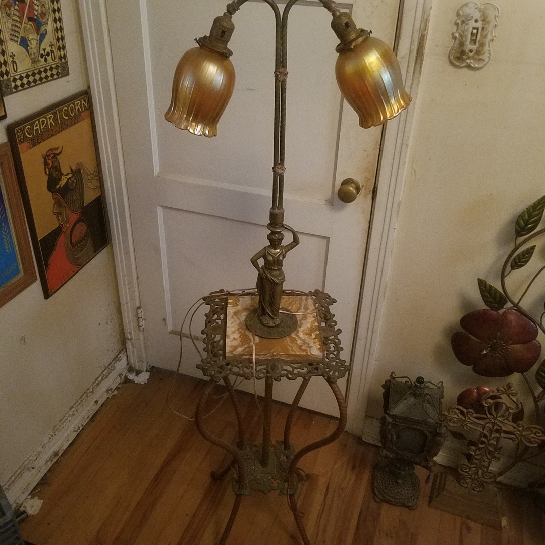 Auction Photo