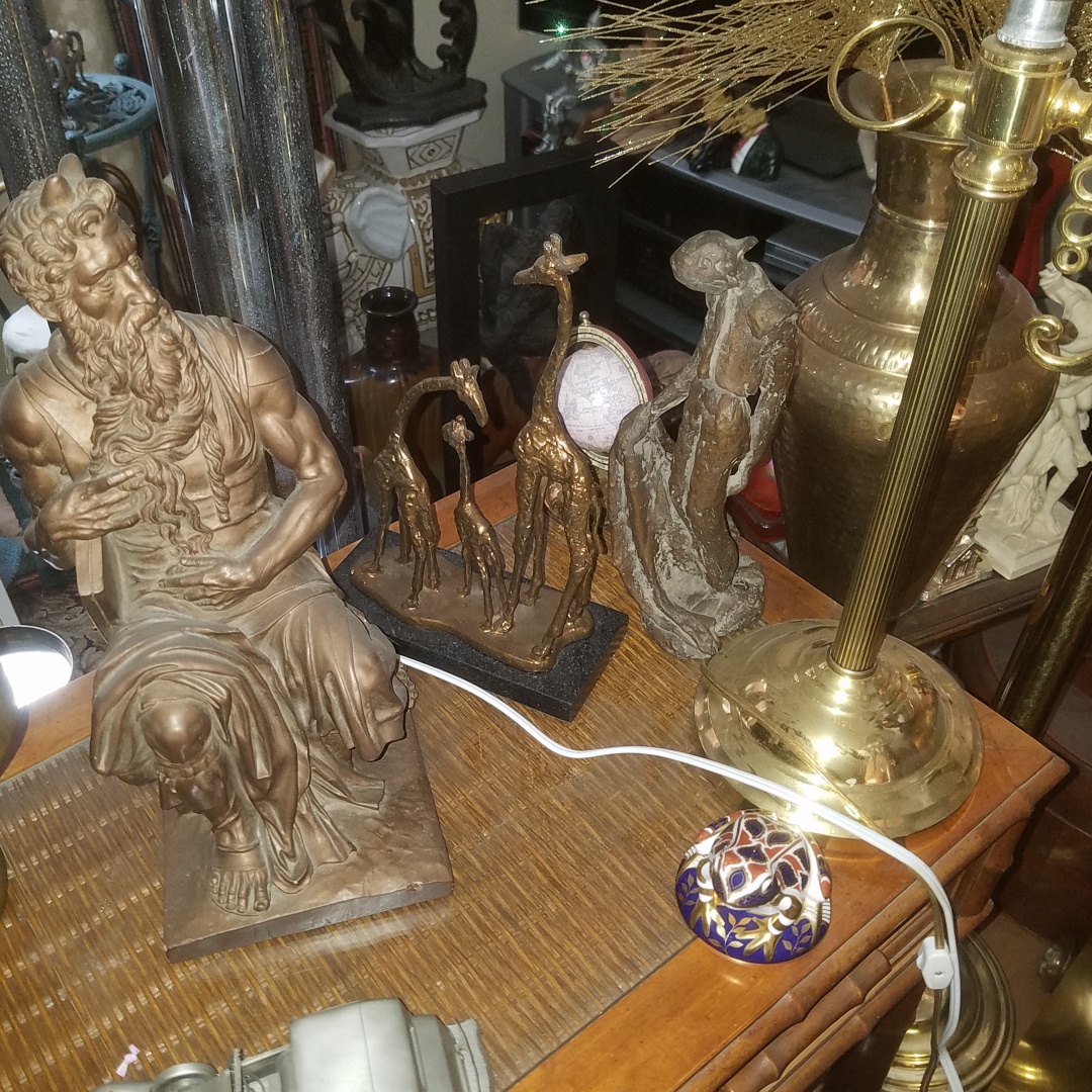 Auction Photo
