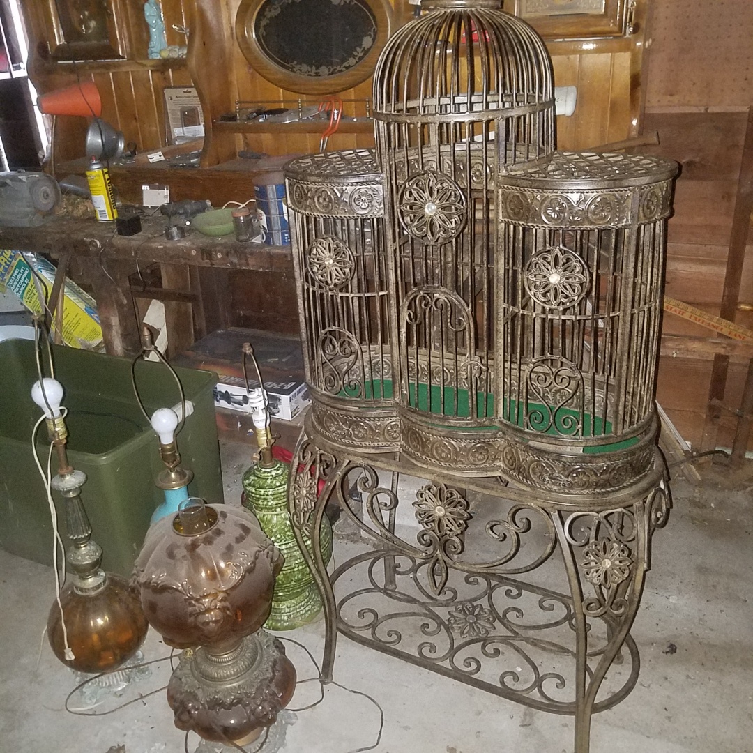 Auction Photo