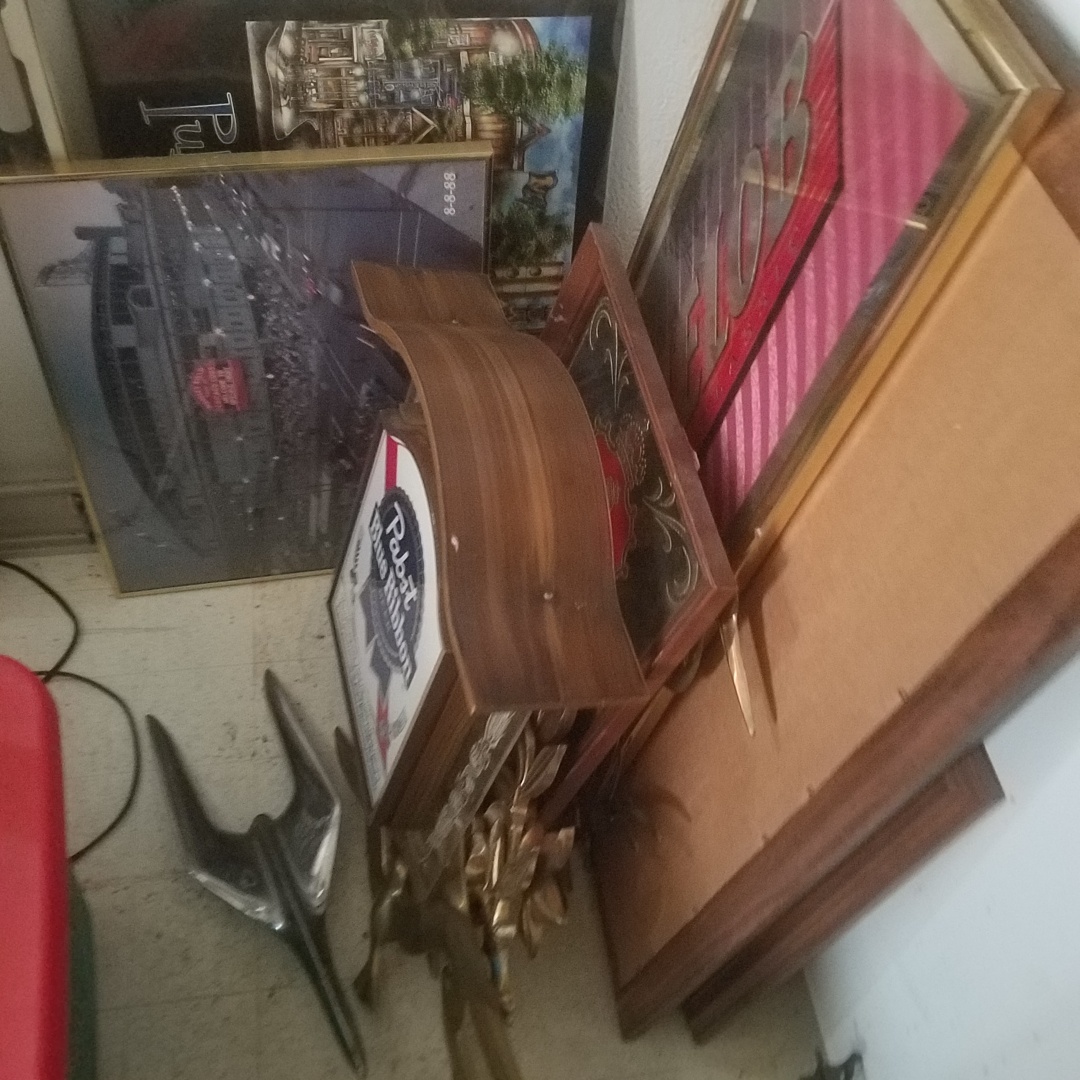 Auction Photo