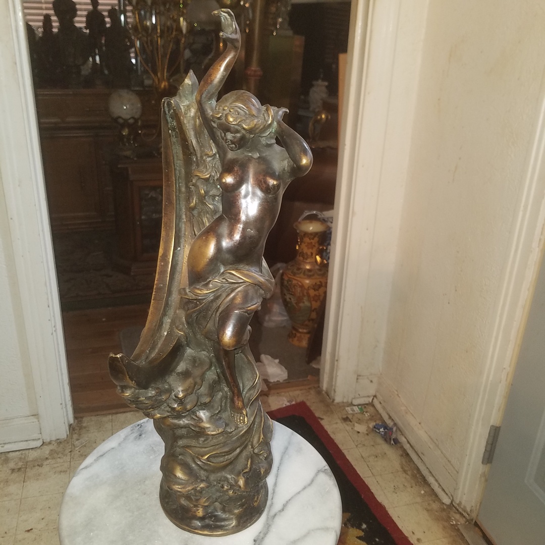 Auction Photo