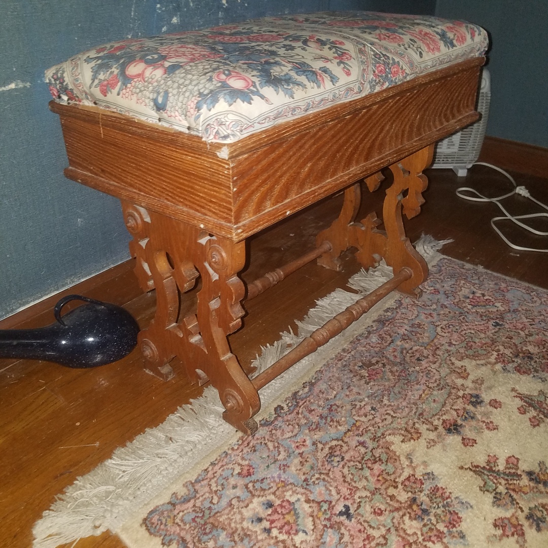 Auction Photo