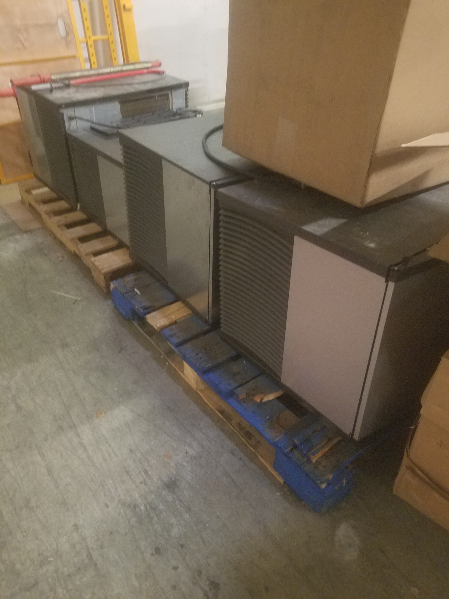 Auction Photo