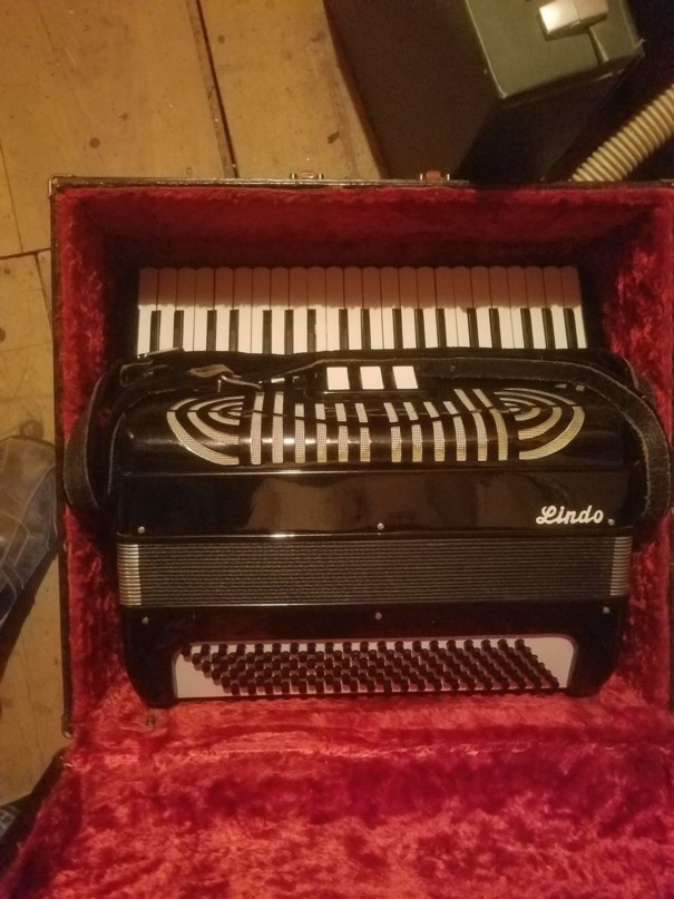 Auction Photo