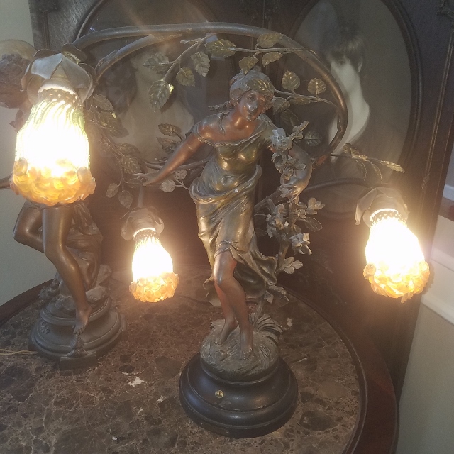 Auction Photo