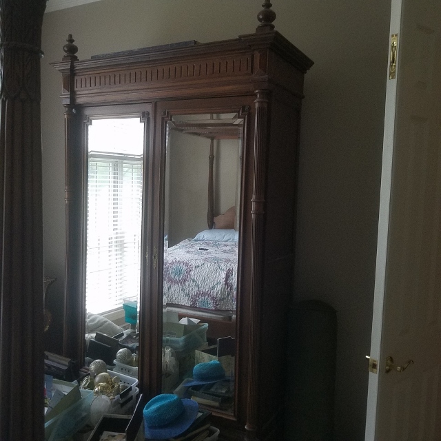 Auction Photo