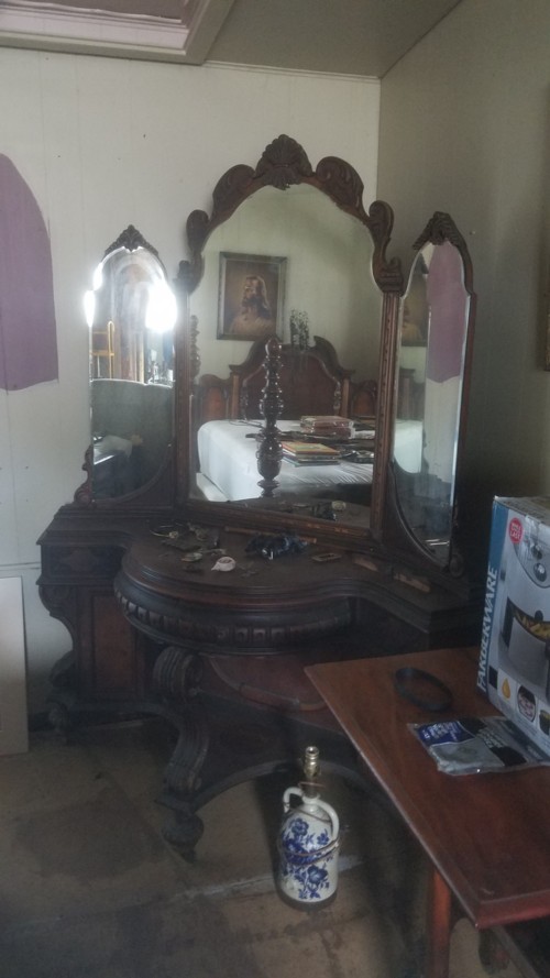 Auction Photo