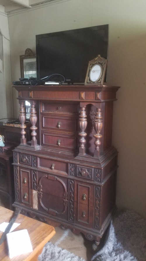 Auction Photo