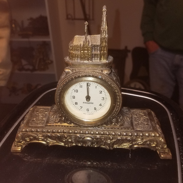 Auction Photo