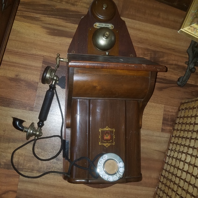 Auction Photo