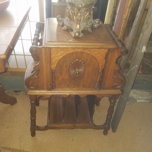 Auction Photo