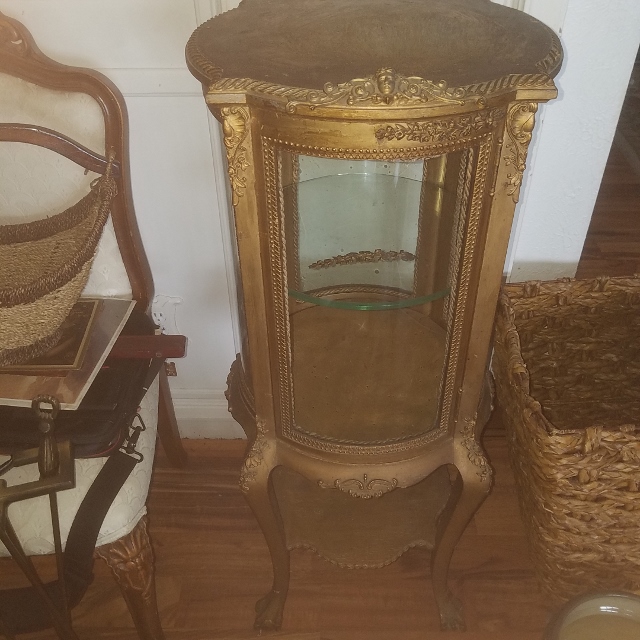 Auction Photo