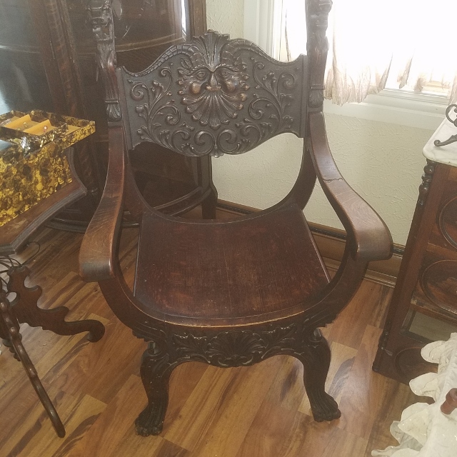 Auction Photo