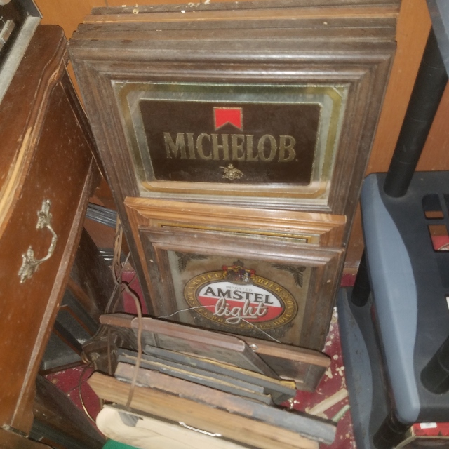 Auction Photo