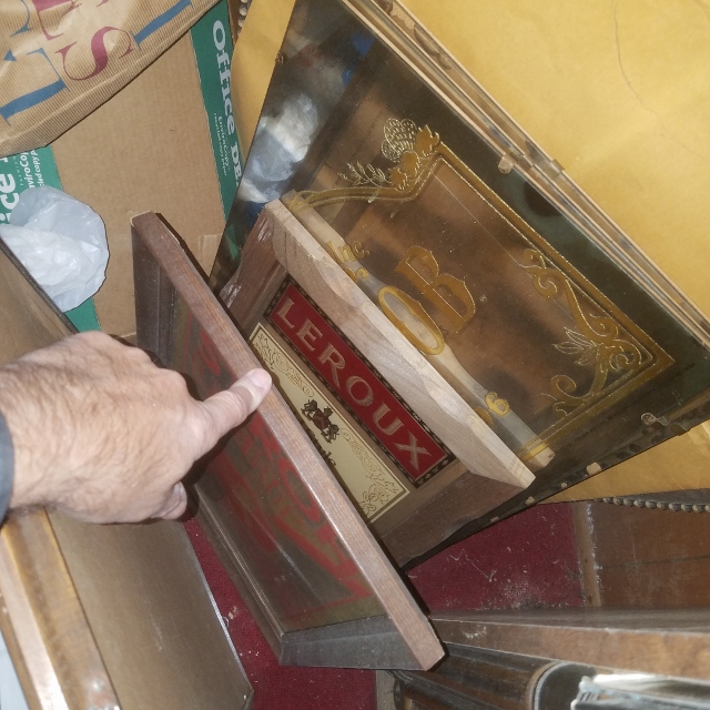 Auction Photo