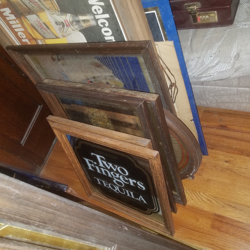 Auction Photo